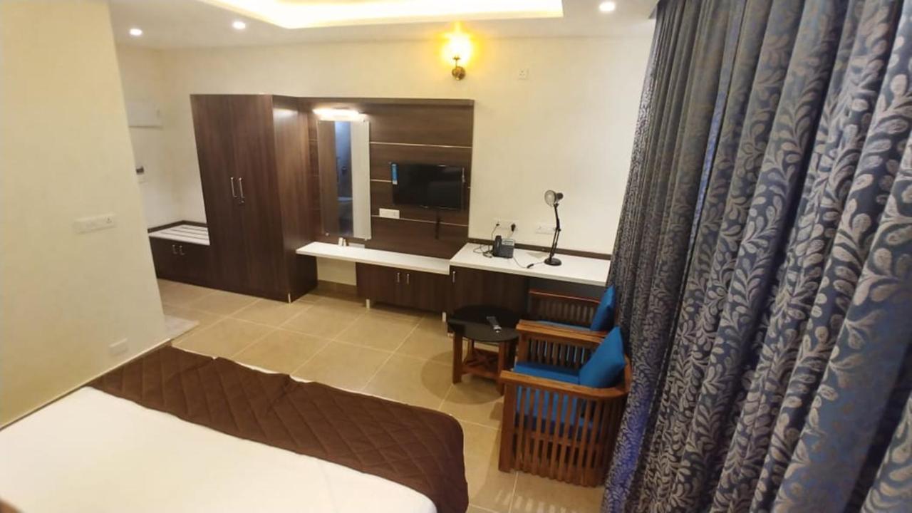 Mirth Hotels And Resorts Kanthalloor Eksteriør bilde